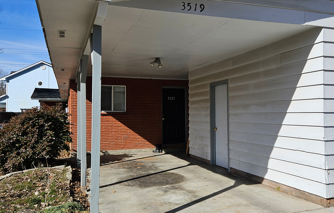 North Boise Duplex w/2 beds, 1bath, W/D, and Covered Parking