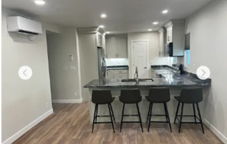 3 beds, 2 baths, 900 sqft, $1,800, Unit 2-1