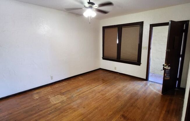 810 W Craig Pl #102 For Rent!