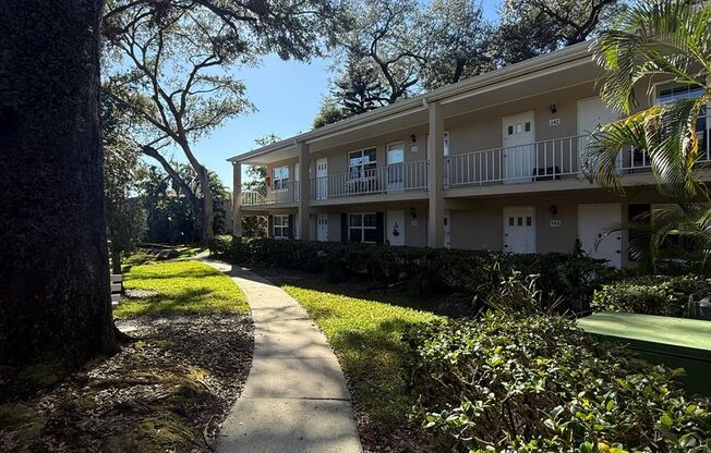 2 beds, 1 bath, $2,190, Unit Apt 142