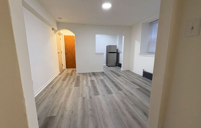 Studio, 1 bath, 295 sqft, $925, Unit B8