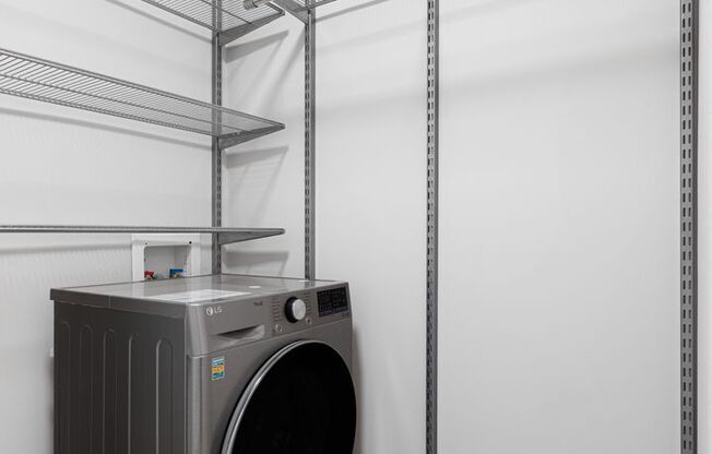 1 bed, 1.5 baths, 667 sqft, $2,400, Unit 6G