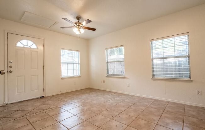 Studio, 1 bath, 360 sqft, $1,400, Unit B