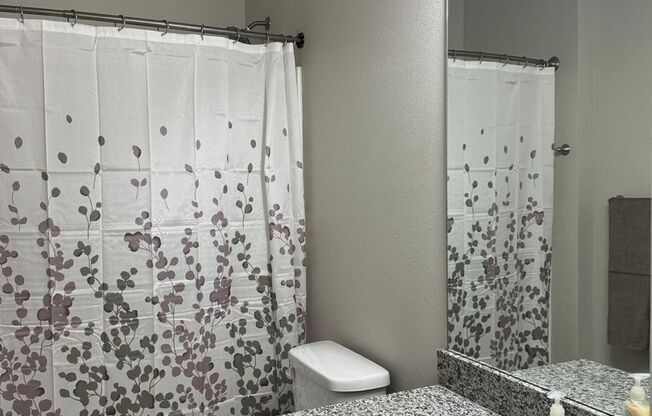 2 beds, 2 baths, 907 sqft, $1,550