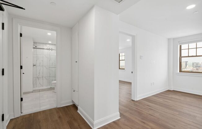 1 bed, 1 bath, 764 sqft, $3,335, Unit 902