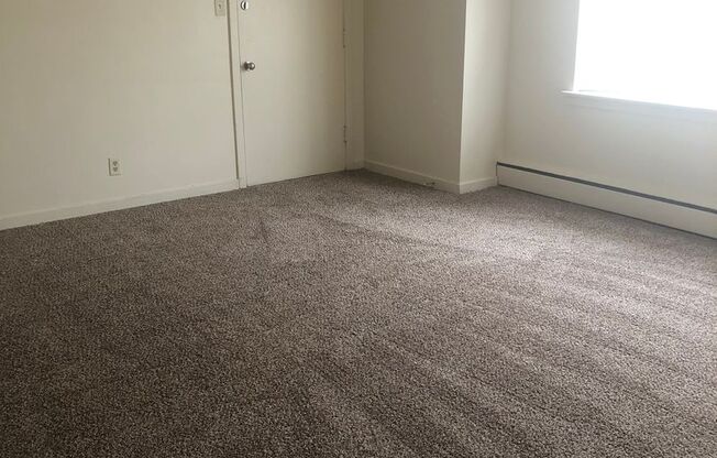 2 beds, 1 bath, 740 sqft, $735, Unit 1500-802