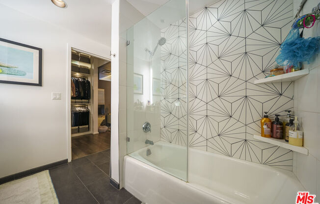 1 bed, 2 baths, 1,200 sqft, $3,495, Unit 716