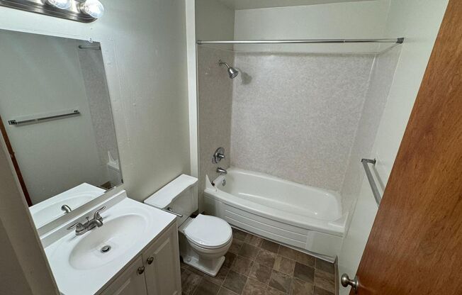 2 beds, 1 bath, 725 sqft, $1,695, Unit 314-01-13