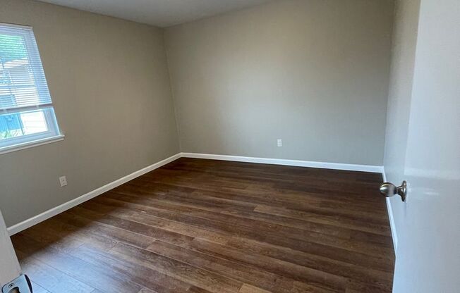 2 beds, 1 bath, 945 sqft, $1,575, Unit 054