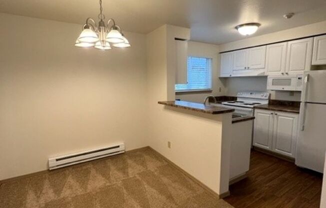 1 bed, 1 bath, 800 sqft, $1,620, Unit 1034