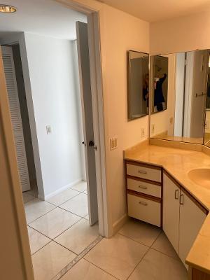 1 bed, 2 baths, 740 sqft, $1,500