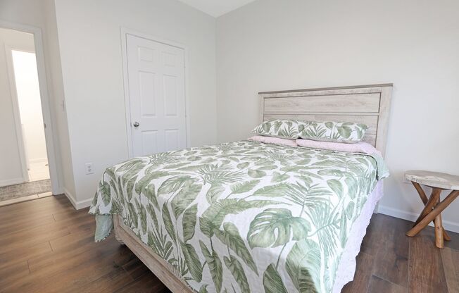 3 beds, 2 baths, $2,150, Unit Apt 711