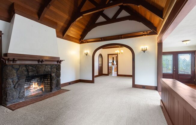 Charming 4-Bedroom Home in Manoa – Spacious & Peaceful Living (RRLLC)
