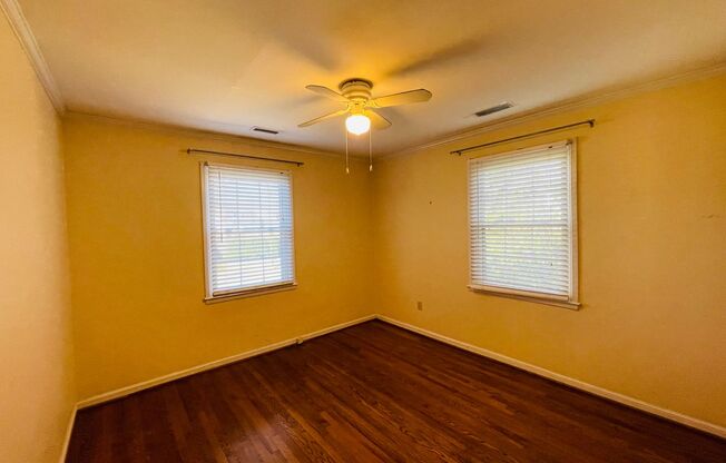 Check out this CHARMING 1BR/1BA Now Available in SouthPark Area!