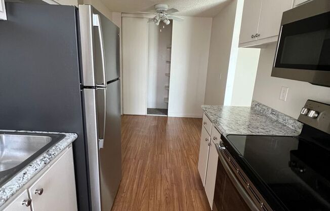 1 bed, 1 bath, 592 sqft, $999, Unit 176