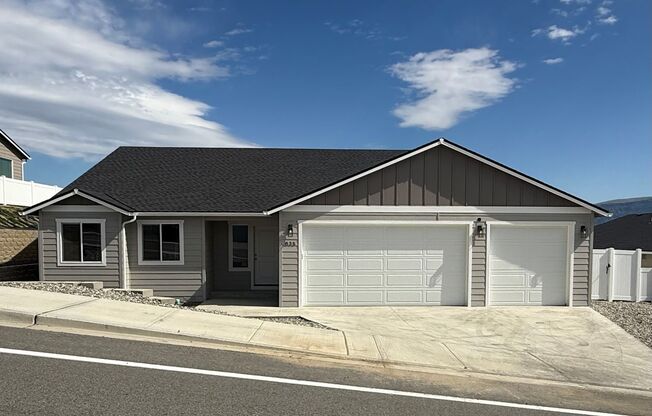 Now renting 3-bedroom House, to view this and other rentals go to www.stillproperties.com