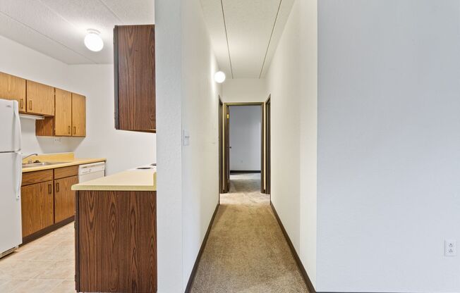 2 beds, 1 bath, 1,000 sqft, $1,050, Unit 108