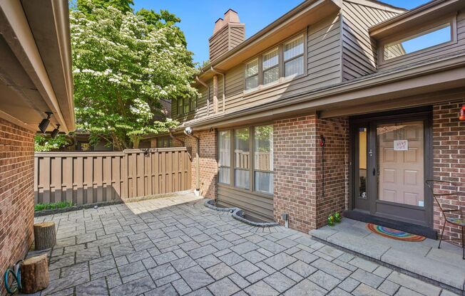Contemporary 3BR/3BA Retreat in Sought-After Strathmore Place