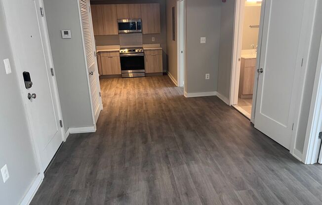 2 beds, 1 bath, 701 sqft, $2,400, Unit 622 Girard St Unit 201
