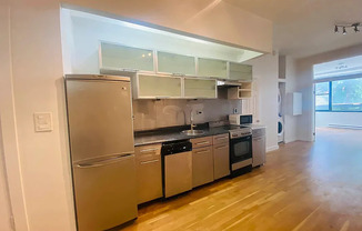102 W 29 ST