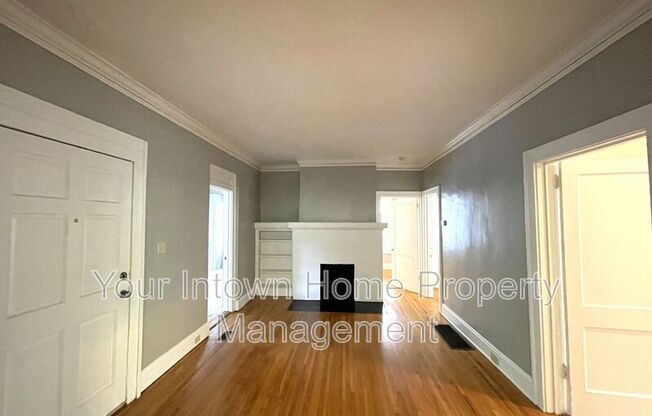 108 GREENWOOD PL