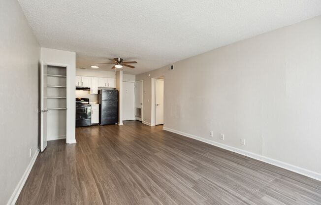 1 bed, 1 bath, 722 sqft, $1,299, Unit C27