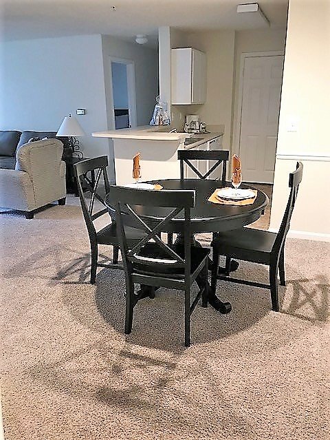 3 beds, 2 baths, 1,305 sqft, $1,550, Unit 7208