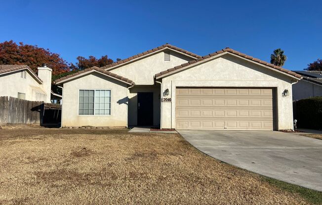 Lovely NW Visalia home for Rent available now!