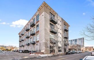Beautiful Golden Triangle Loft!