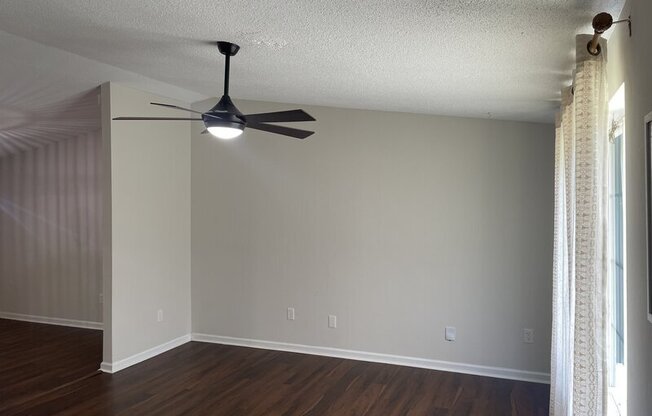 101 FORESTVIEW CIR