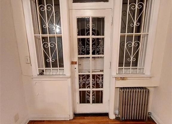 803 E 37 ST