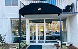 Myers Park Condo, Move-In Ready! All utilities included!