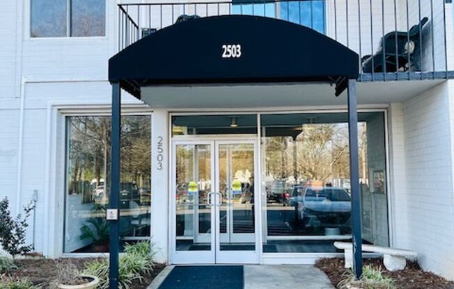 Myers Park Condo, Move-In Ready! All utilities included!