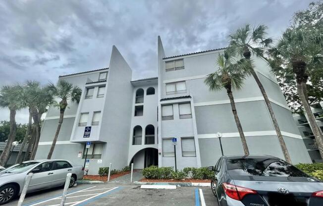 2000 N Congress Ave