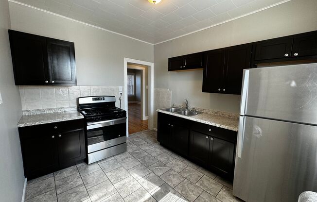 2 beds, 1 bath, $1,650