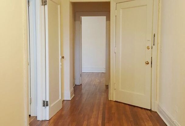 2 beds, 2 baths, 775 sqft, $1,875, Unit 410