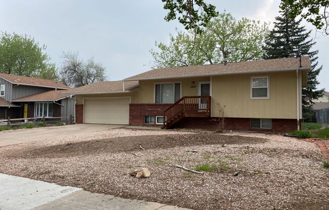 4 Bed 2 Bath Home in great location West Ft Collins w/ Garage and Fenced Yard