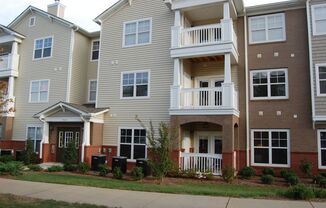 2BD/2BATH Condo One Level in Cornelius Community with Amenities