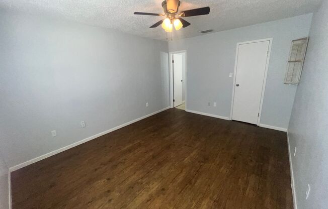 4 beds, 2 baths, $1,550