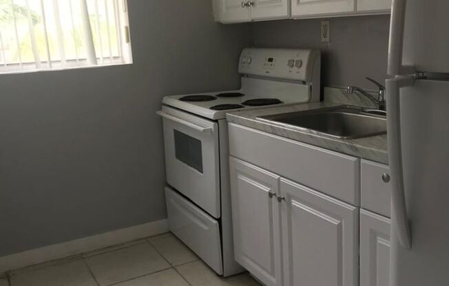 2 beds, 1 bath, 750 sqft, $1,800, Unit 5250-3