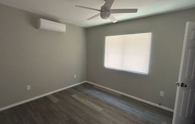 Updated 1 Bedroom Back house for Rent in Corona