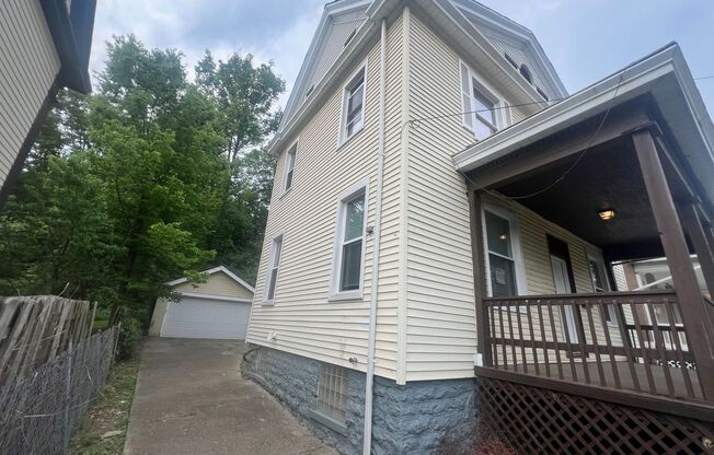 ** Deposit Special $1500** 283 Earnshaw Ave 3BR/1.5BA (Cincinnati)