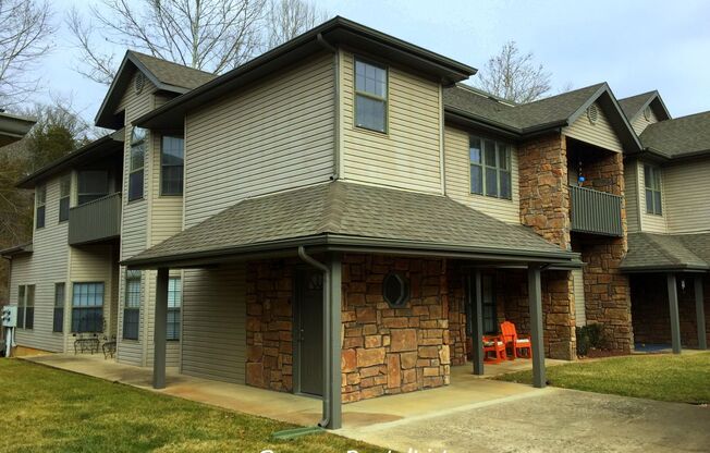 2 beds, 2 baths, $1,350, Unit Suite 31