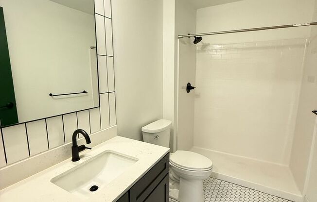 Studio, 1 bath, 615 sqft, $1,575, Unit Unit 305
