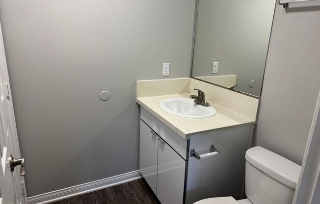 2 beds, 1.5 baths, 866 sqft, $2,695, Unit 800F8