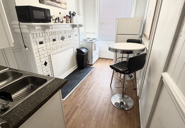 712 N ARTHER ASHE BLVD