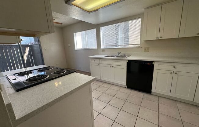 2 beds, 1.5 baths, 978 sqft, $1,695, Unit 1