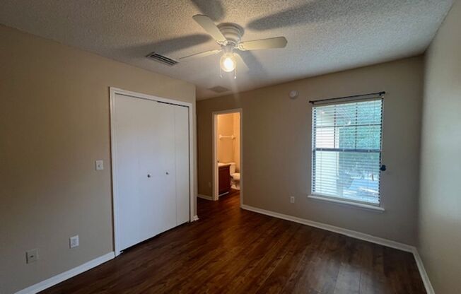 3 beds, 2.5 baths, $1,595