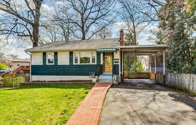 Charming Single Family Home w/ Brick Walkway Located In College Park!