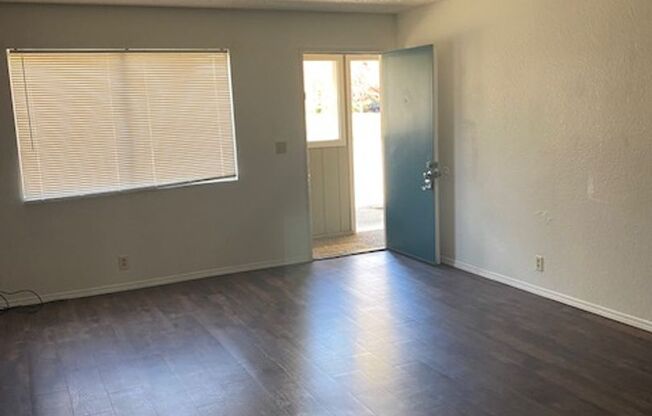 2 beds, 1 bath, 750 sqft, $1,250, Unit Unit 2